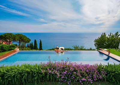 Acqua-Infinity-Pool